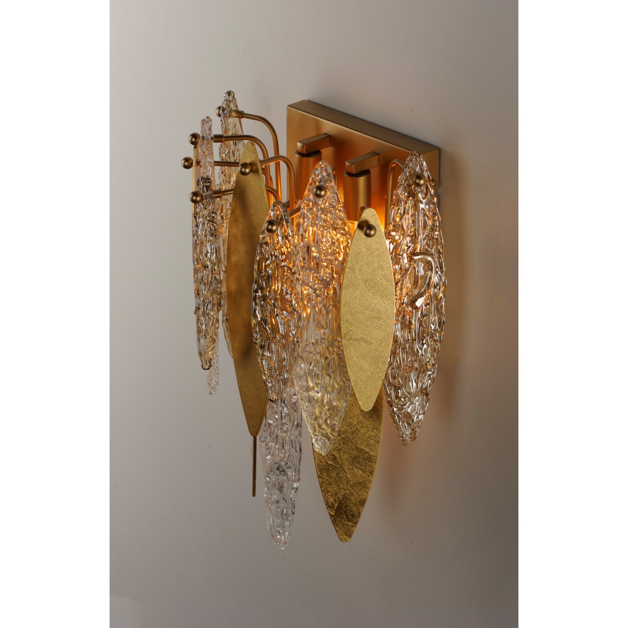 Majestic Gold Finish 18-inch Wall Sconce - Elegant Lighting Fixture