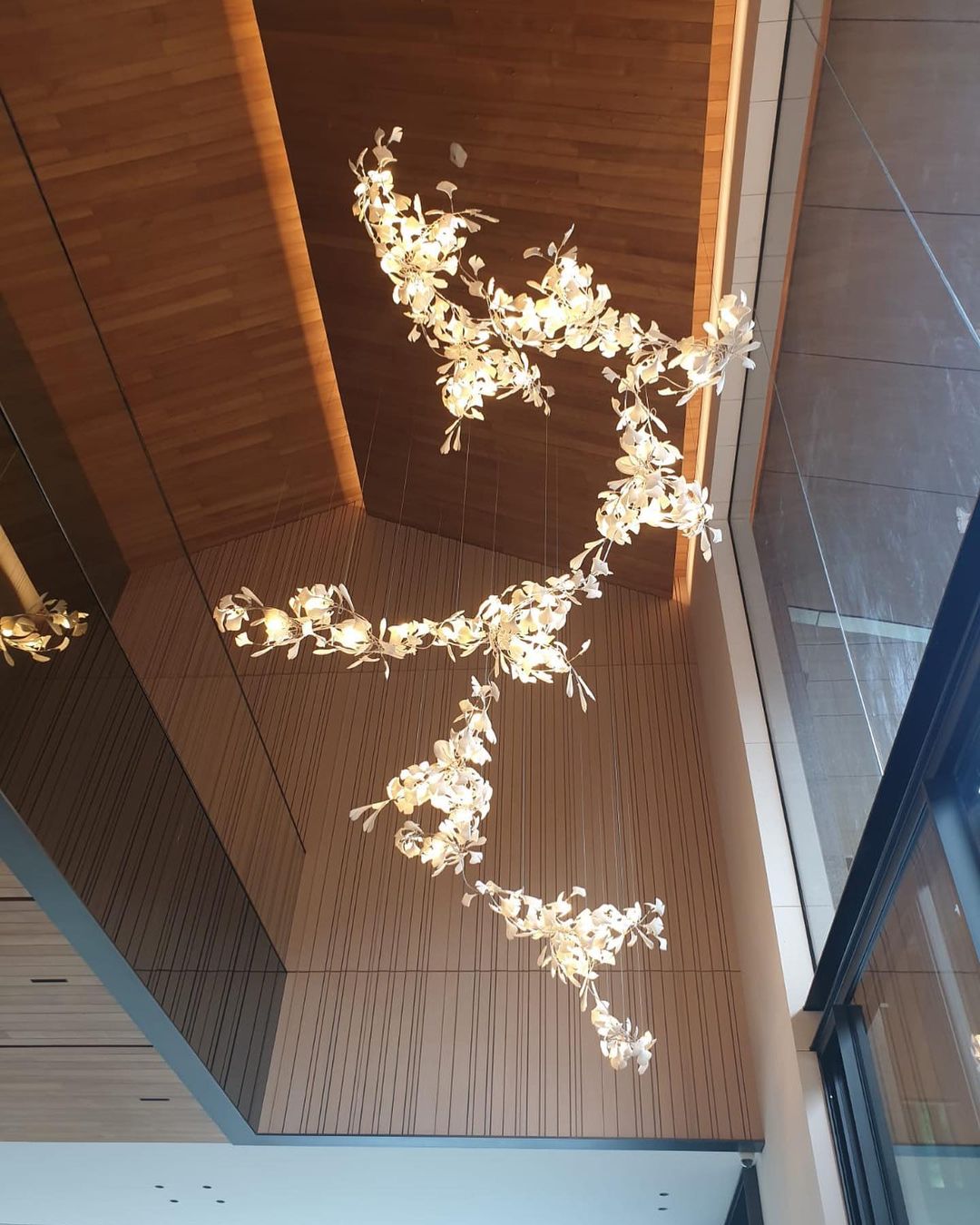 Gingko Leaves Chandelier 196.8"