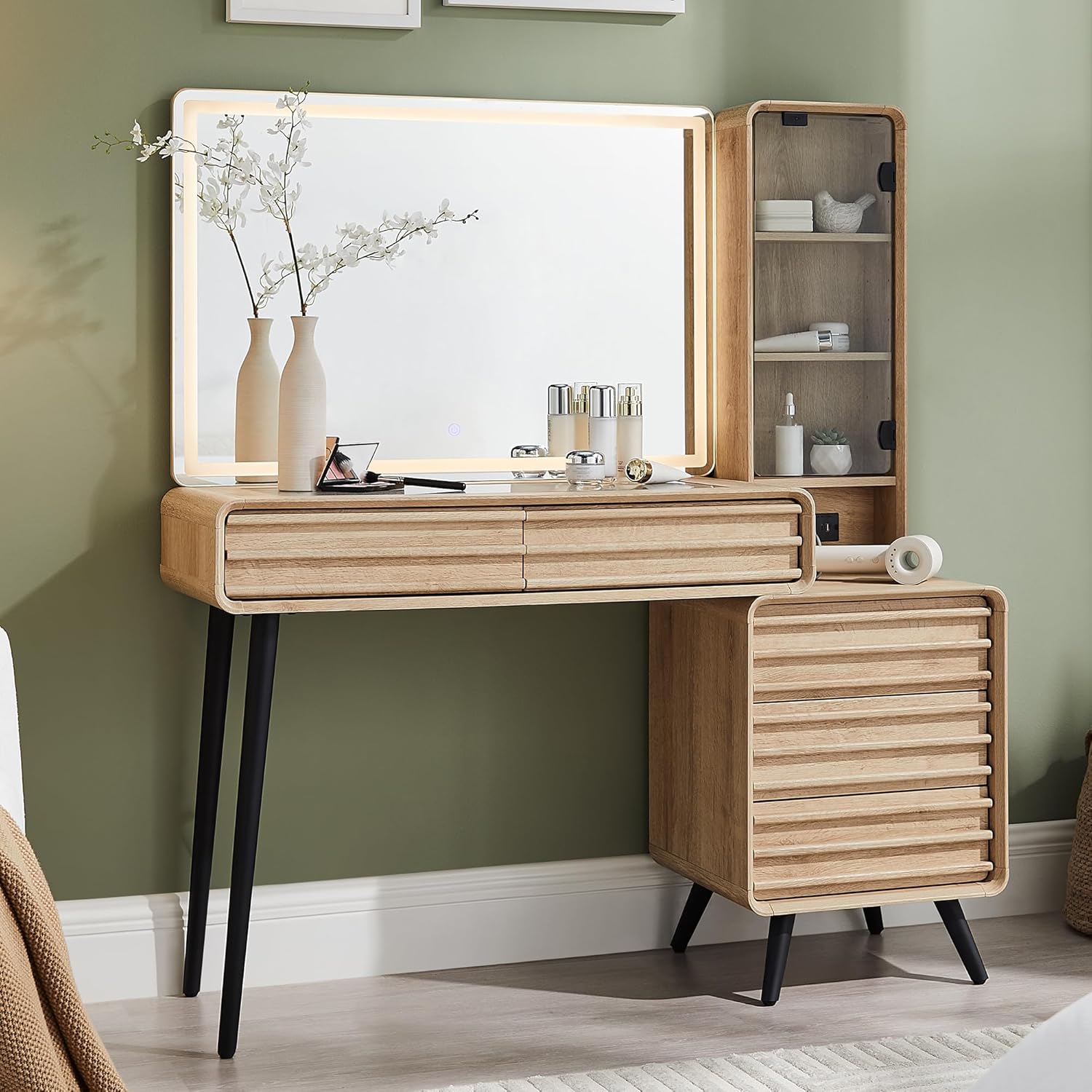 Fluted Makeup Vanity Desk with Lighted Mirror and Charging Station