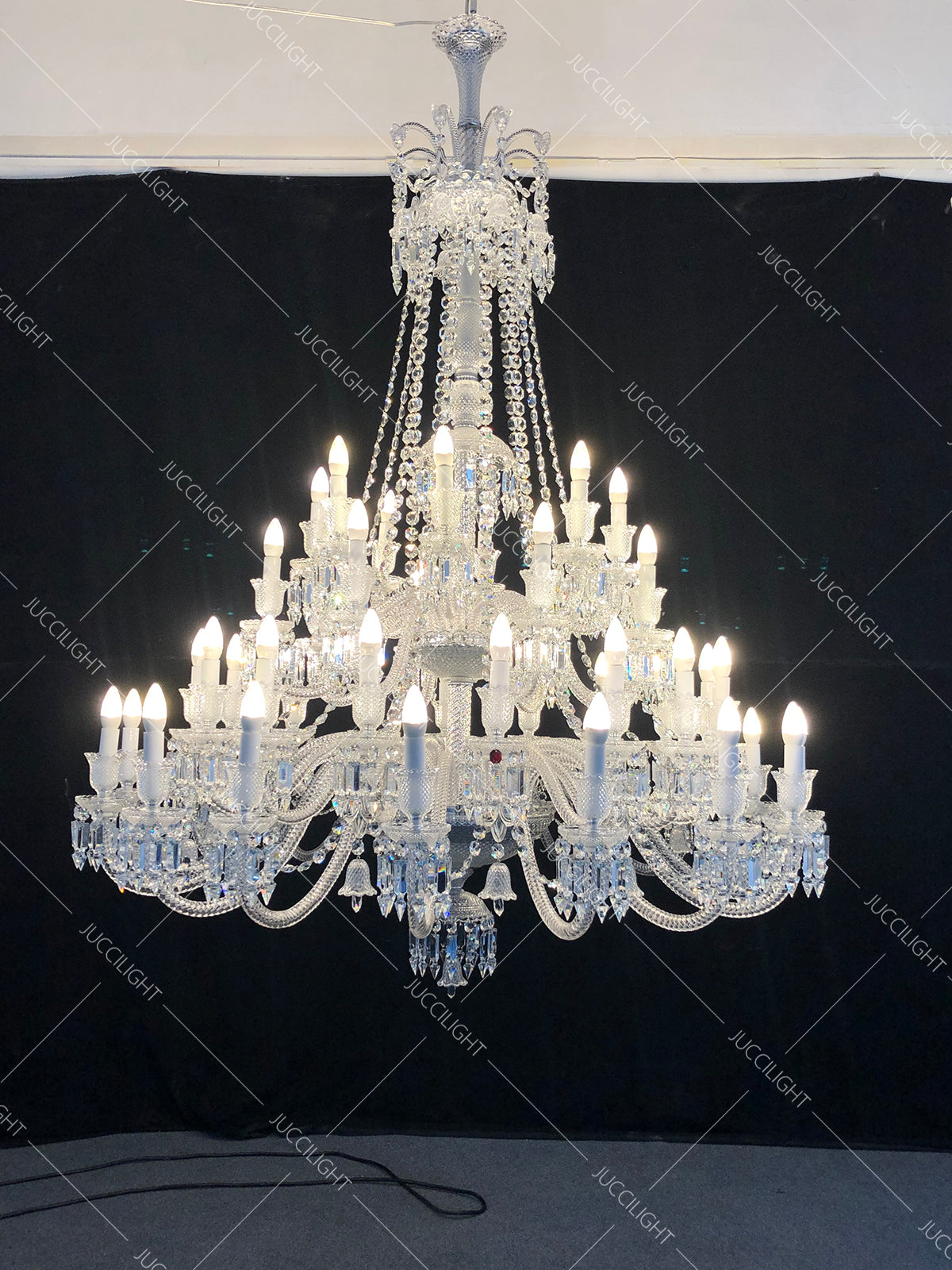 ArcadianTraditional Luxury Zenith Crystal Chandelier