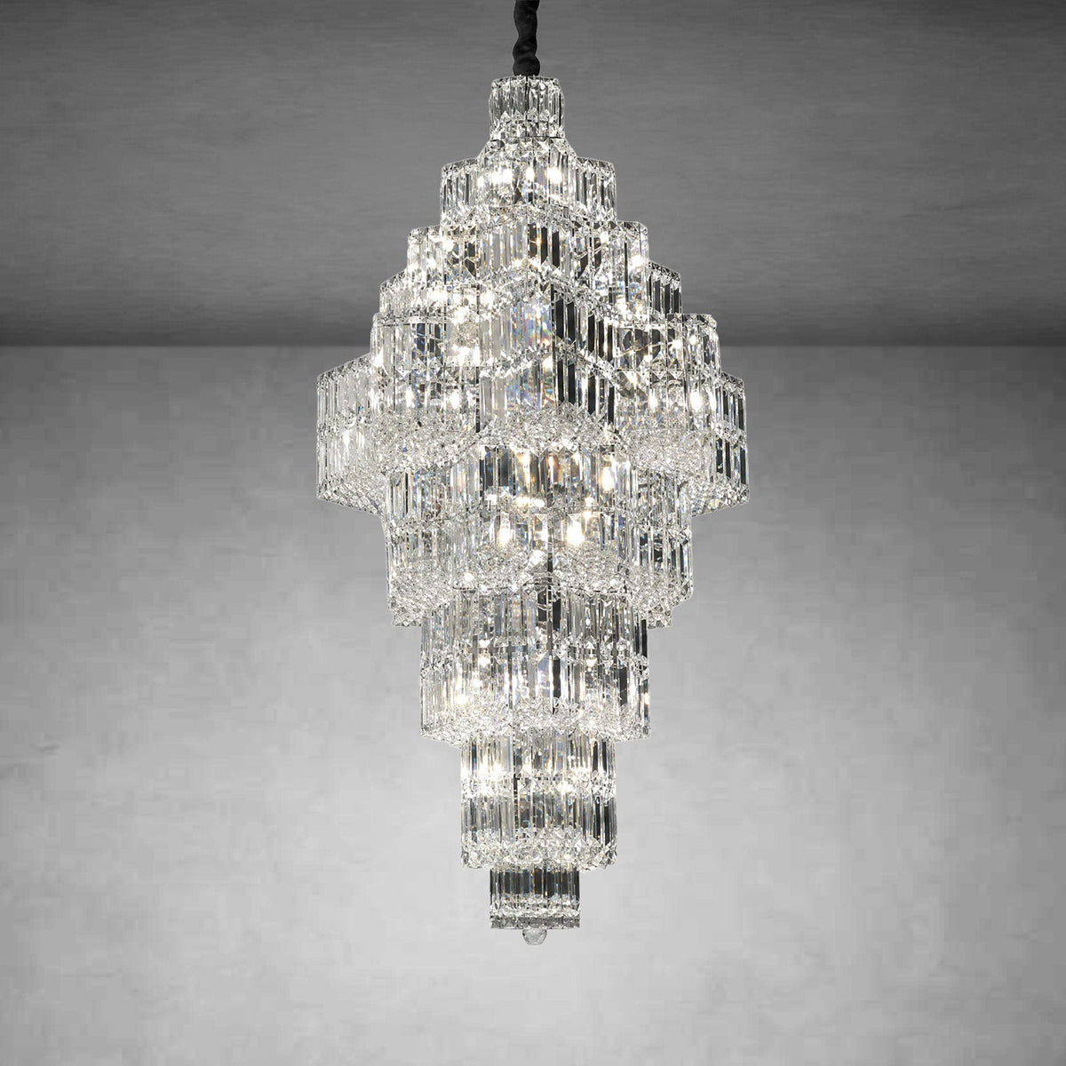 Universo Crystal Halo Chandelier