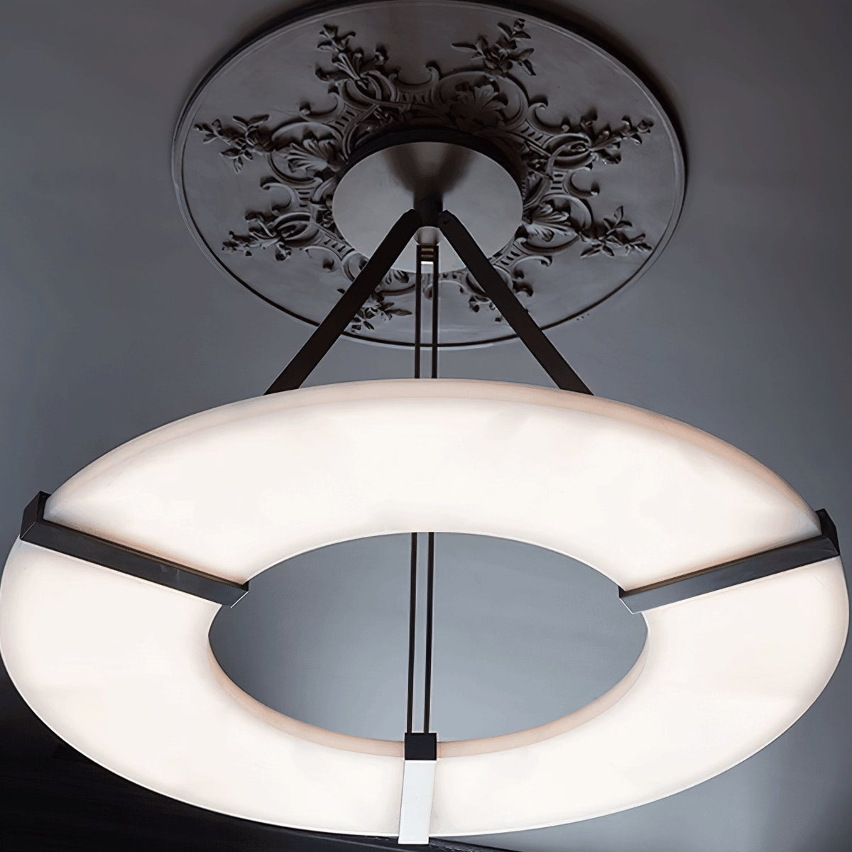 Alabaster Halo Pendant Light – Black & White LED Chandelier